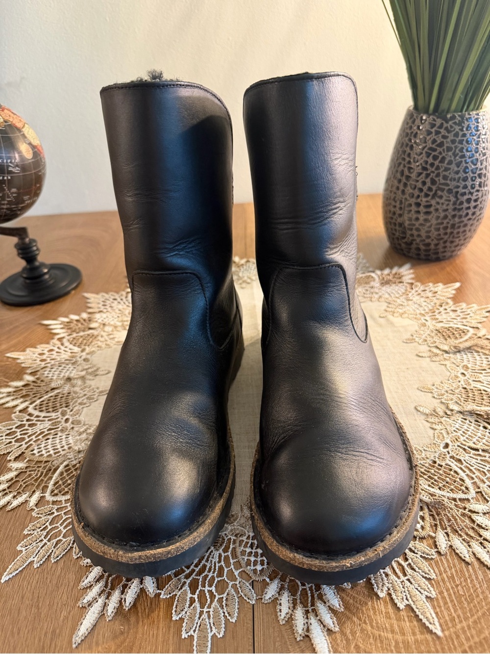 Women’s Birkenstock Uppsala Shearling Mid High Black Smooth Leather Buckle Boots - Picture 2 of 10